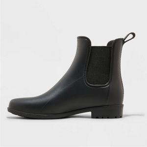 BNWT Chelsea rain boots size 7